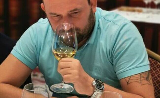 iVino Club WHITE BLEND Ocjenjivanje hrvatskih mješavina bijelih sorata 